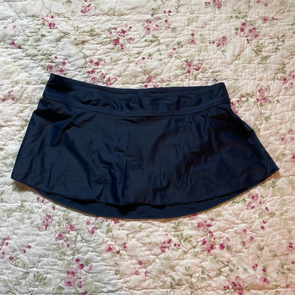 Merona short swim skirt